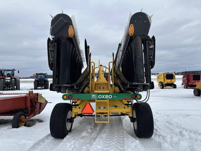 Image of Oxbo 2334 equipment image 3