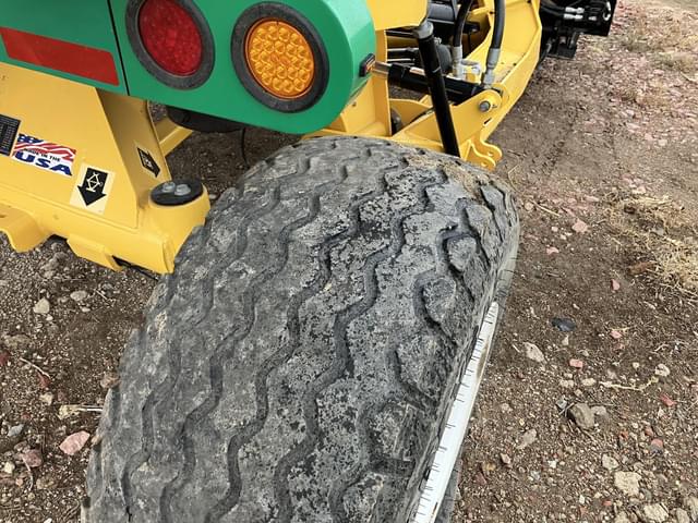 Image of Oxbo 2334 equipment image 2