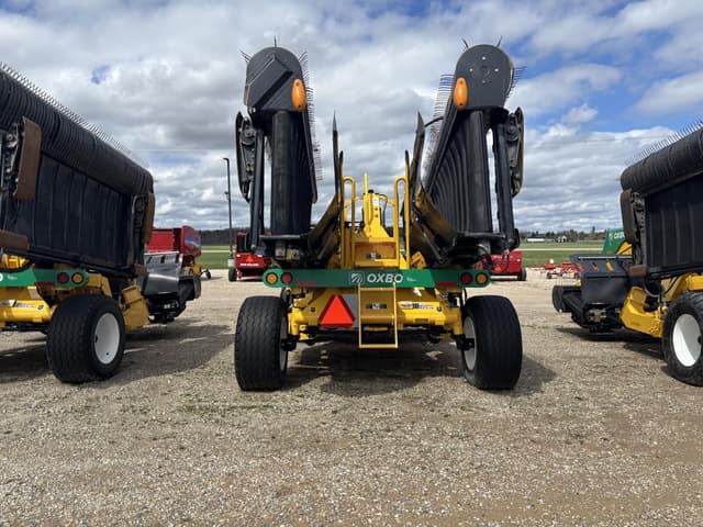 Image of Oxbo 2334 equipment image 2