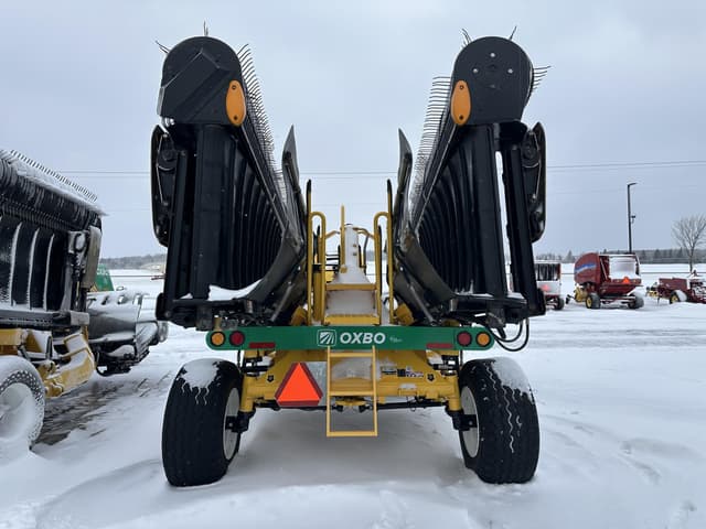 Image of Oxbo 2334 equipment image 3