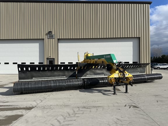 2020 Oxbo 2334 Equipment Image0
