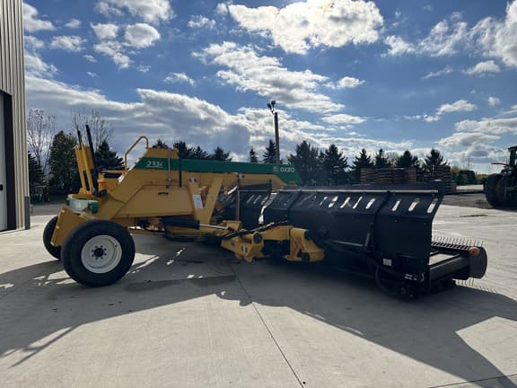 Image of Oxbo 2334 equipment image 2