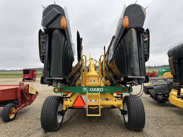 Image of Oxbo 2334 equipment image 3
