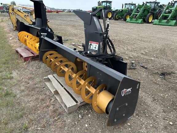 2020 Paladin 11084E Equipment Image0