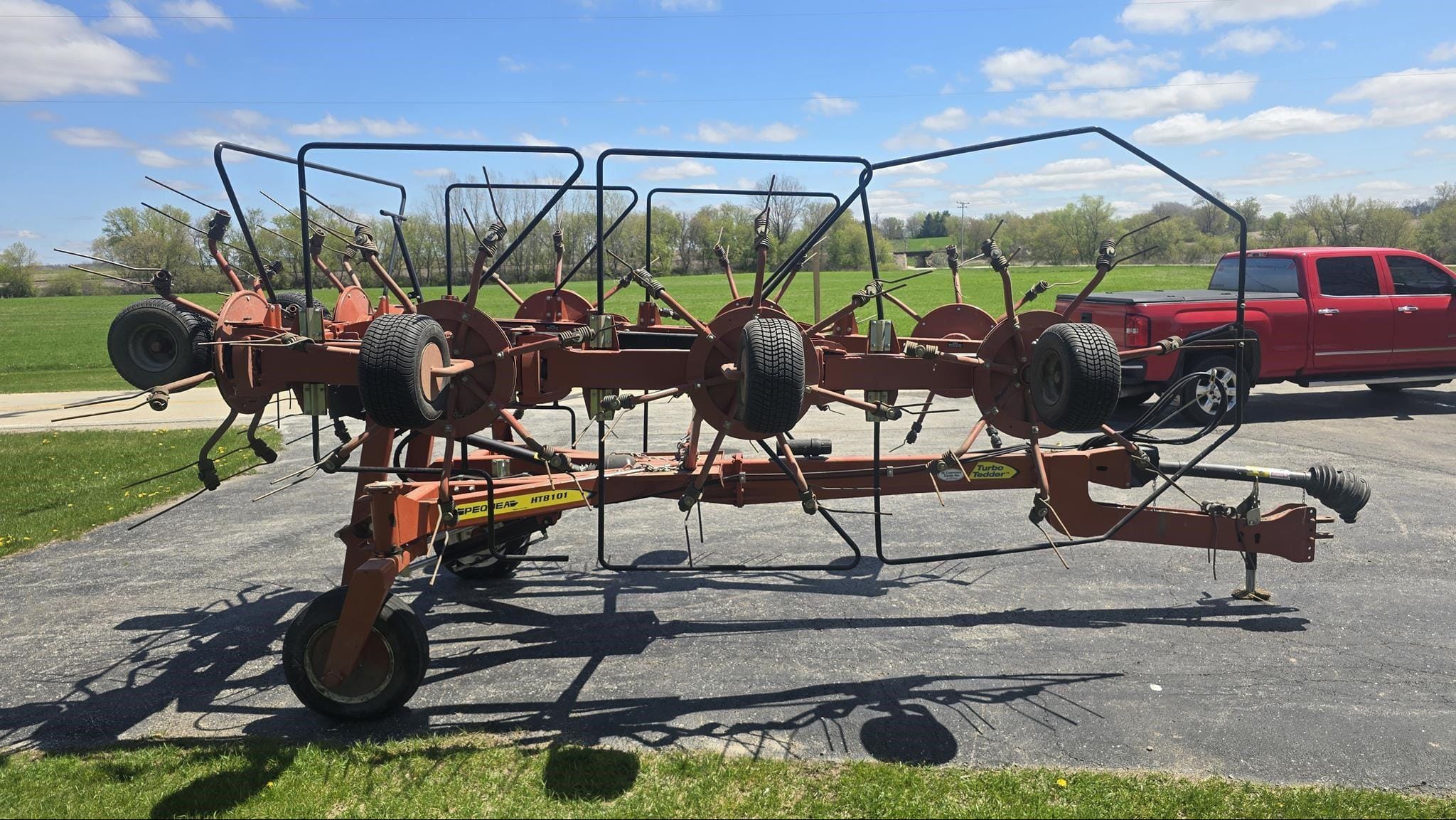 2020 Pequea HT8101 Equipment Image0