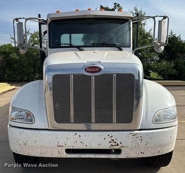Image of Peterbilt 337 equipment image 1