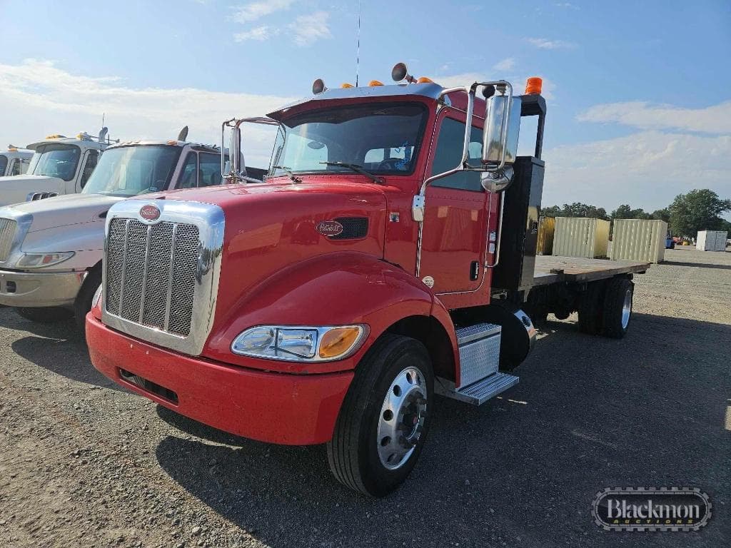Image of Peterbilt 337 Primary image