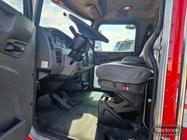 Image of Peterbilt 337 equipment image 4