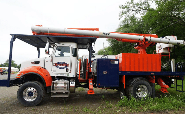 Image of Peterbilt 348 equipment image 1