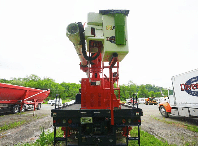 Image of Peterbilt 348 equipment image 3