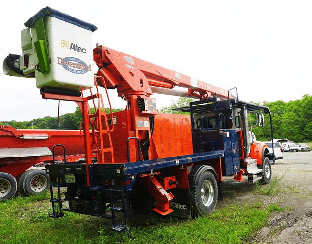Image of Peterbilt 348 equipment image 4