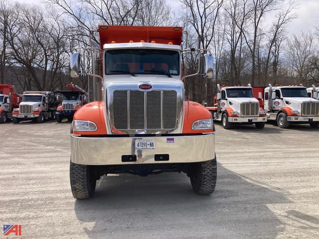 Image of Peterbilt 348 equipment image 1