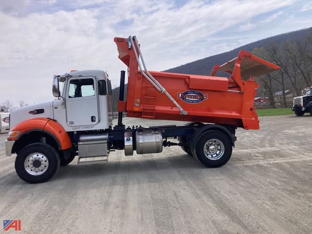 Image of Peterbilt 348 equipment image 2