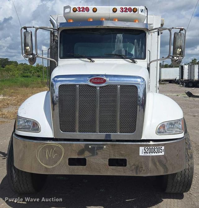 Image of Peterbilt 348 equipment image 1