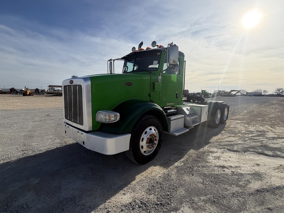 Image of Peterbilt 367 Primary image