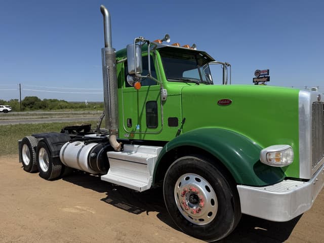 Image of Peterbilt 367 equipment image 2