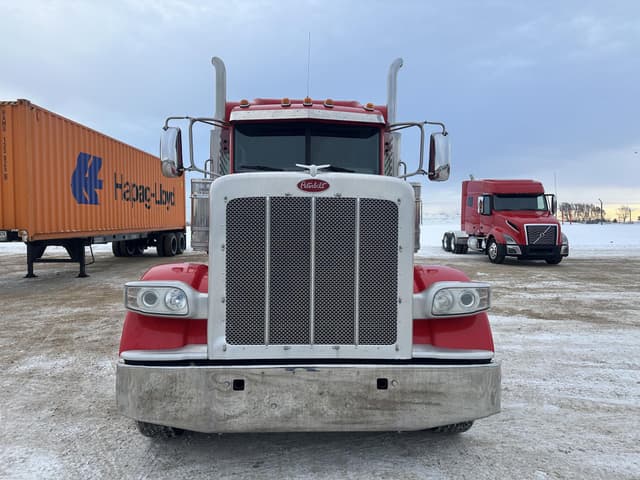 Image of Peterbilt 389 equipment image 1