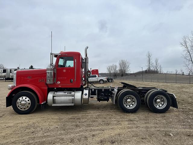 Image of Peterbilt 389 equipment image 1