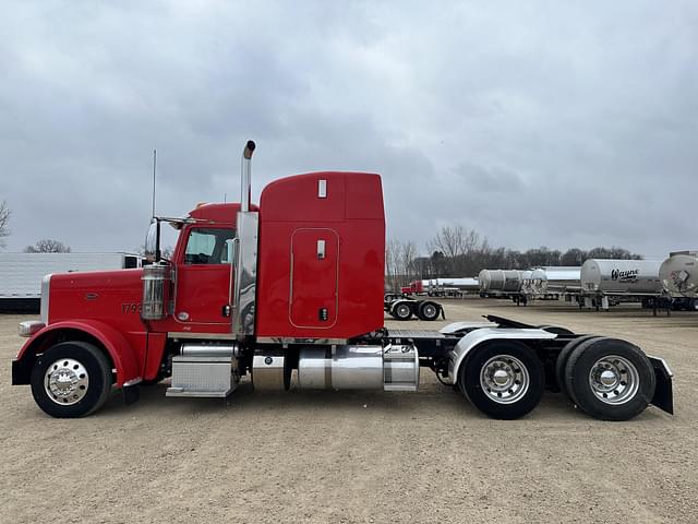 Image of Peterbilt 389 equipment image 1