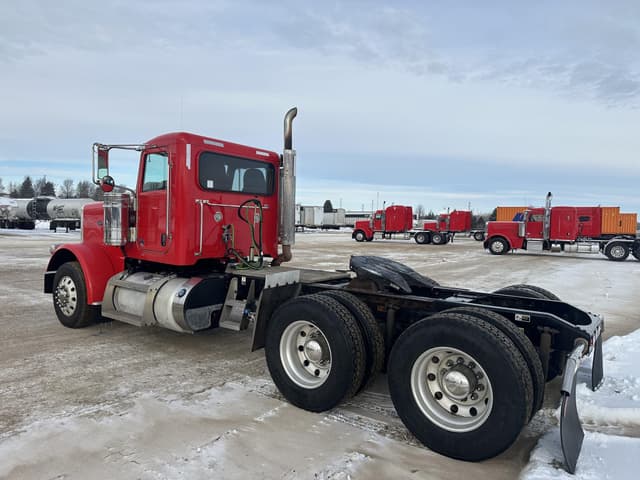 Image of Peterbilt 389 equipment image 4