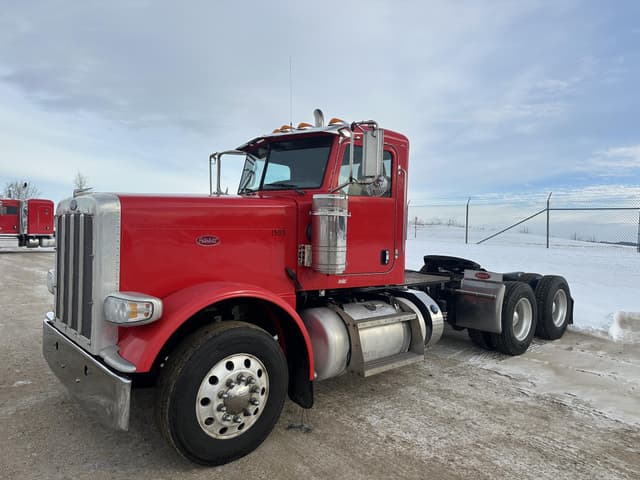 Image of Peterbilt 389 equipment image 2