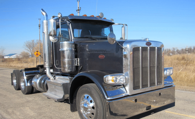 Image of Peterbilt 389 equipment image 1