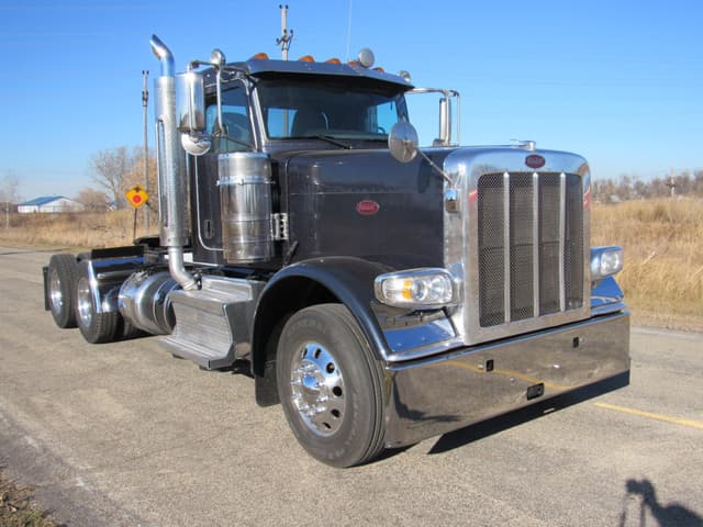 Image of Peterbilt 389 equipment image 1