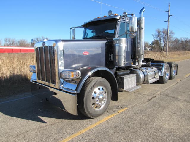 Image of Peterbilt 389 equipment image 2