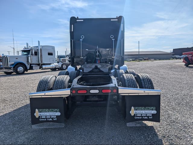 Image of Peterbilt 389 equipment image 3