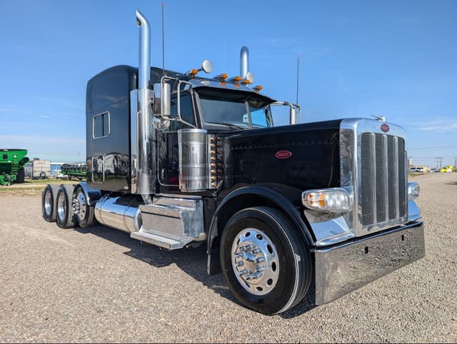 Image of Peterbilt 389 equipment image 1