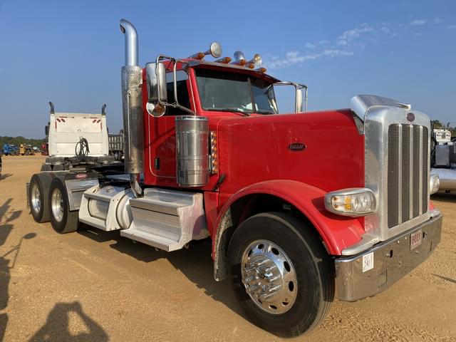 Image of Peterbilt 389 equipment image 3