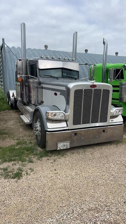 Image of Peterbilt 389 equipment image 1
