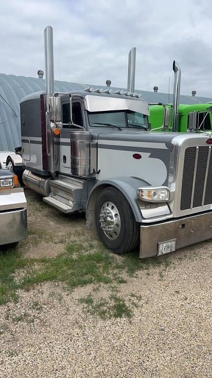 Image of Peterbilt 389 equipment image 2