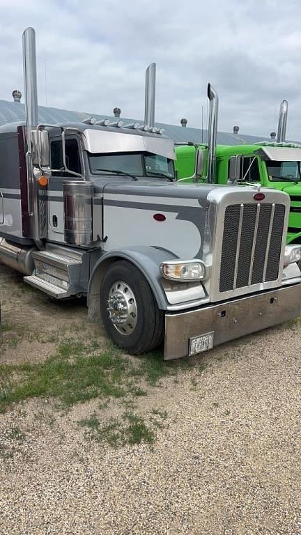 Image of Peterbilt 389 equipment image 3