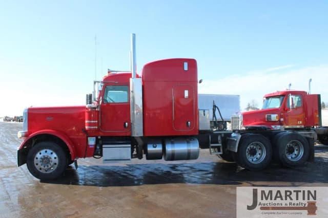 Image of Peterbilt 389 equipment image 3