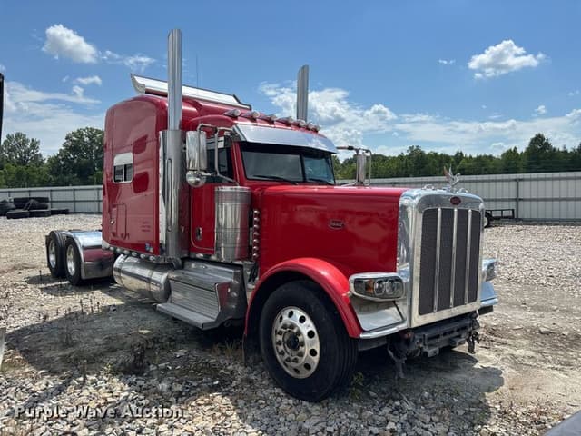 Image of Peterbilt 389 equipment image 2