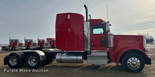 Image of Peterbilt 389 equipment image 3