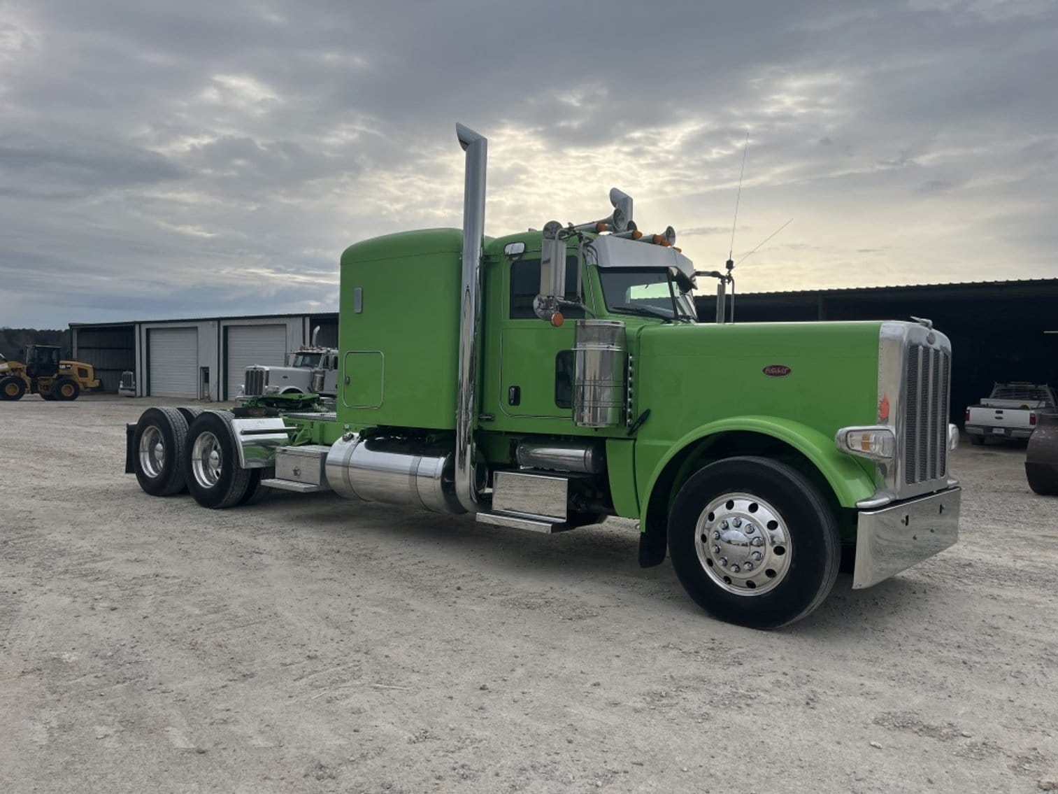 2020 Peterbilt 389 Equipment Image0