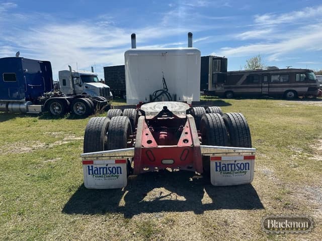 Image of Peterbilt 389 equipment image 3