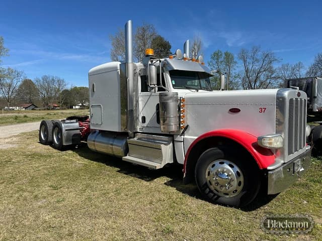 Image of Peterbilt 389 equipment image 2