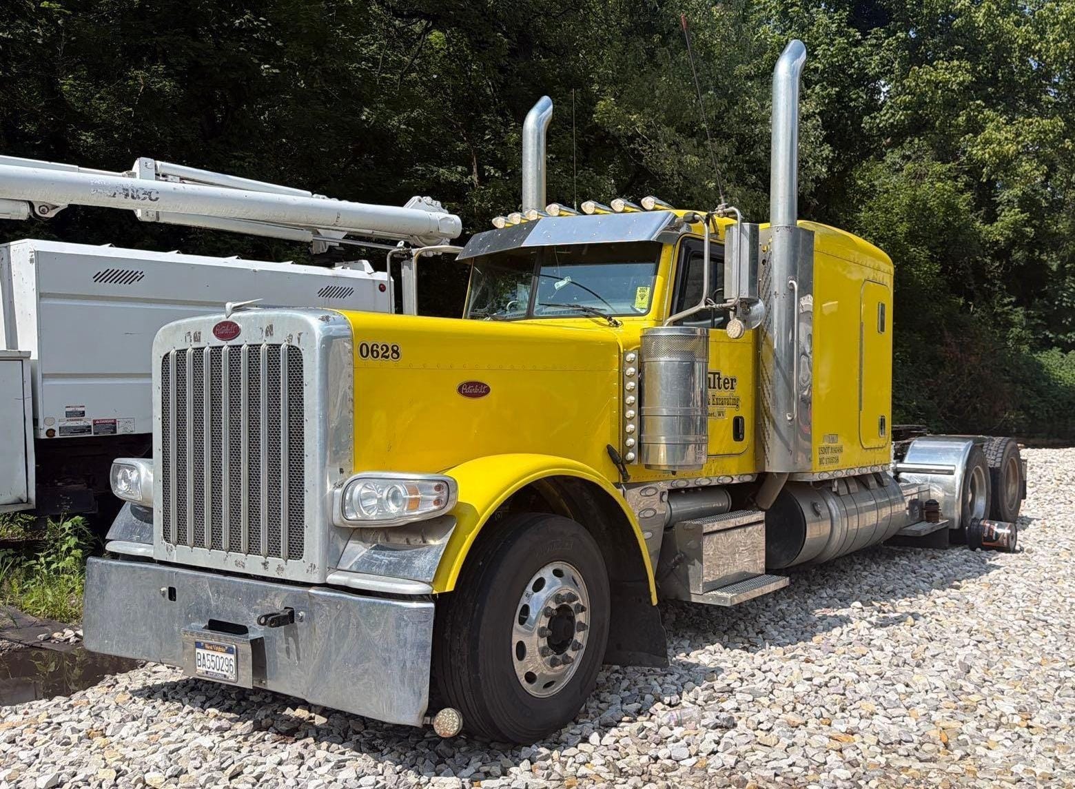 2020 Peterbilt 389 Equipment Image0