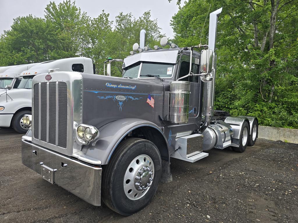 Image of Peterbilt 389 Primary image