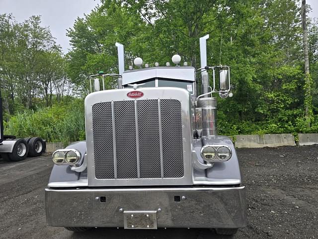 Image of Peterbilt 389 equipment image 2