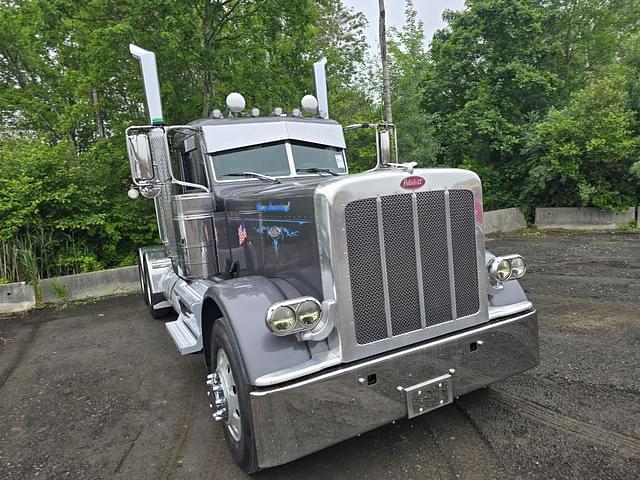 Image of Peterbilt 389 equipment image 3