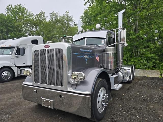 Image of Peterbilt 389 equipment image 1
