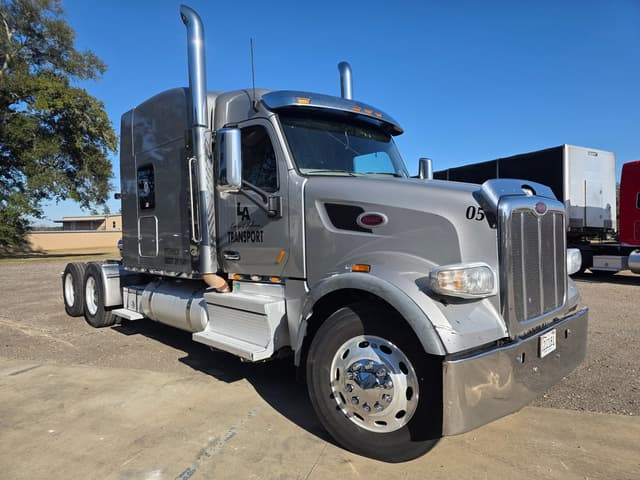Image of Peterbilt 567 equipment image 2
