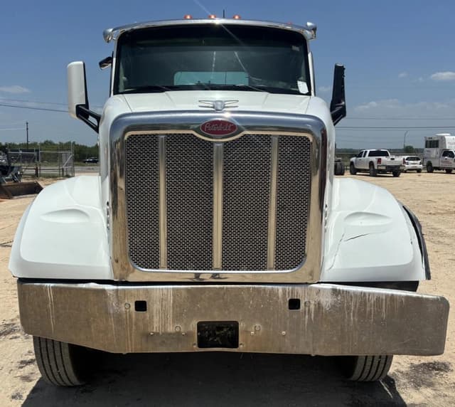 Image of Peterbilt 567 equipment image 1