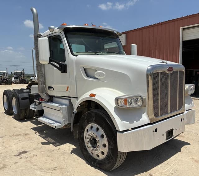 Image of Peterbilt 567 equipment image 2