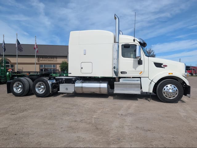 Image of Peterbilt 567 equipment image 1