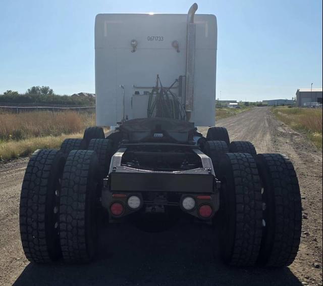 Image of Peterbilt 567 equipment image 2